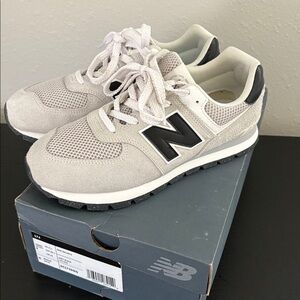 New Balance Kids Sneakers - White and Black
